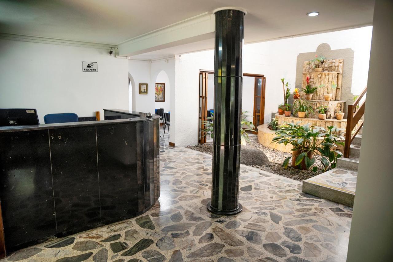 Casa Rosales Otel Medellín Dış mekan fotoğraf