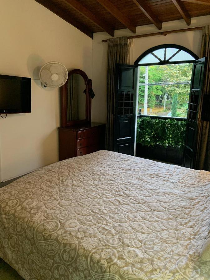 Casa Rosales Otel Medellín Dış mekan fotoğraf