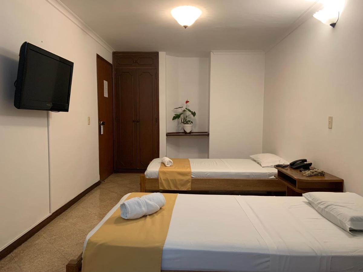 Casa Rosales Otel Medellín Dış mekan fotoğraf